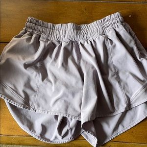 LuluLemon Hotty Hot 4” Shorts Silver Lilac